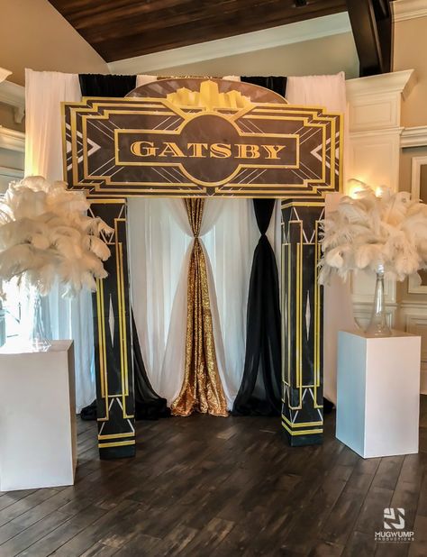 Great Gatsby Red Carpet, Roaring 20s Prom Theme Decor, Great Gatsby Casino Themed Party, Roaring 20s Quinceanera, Roaring 20s Balloon Arch, Roaring 20s Party Entrance, Gatsby Party Entrance, Great Gabsty Party Theme, Great Gatsby Theme Decor