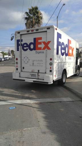 Another wonderful parking job down the street from a local FedEx driver. Fedex Car Broke Down, Fedex Accident Proof, Fedex Delivery Package Format, Fedex Delivery Package, Broken Iphone Screen, Broken Iphone, Tire Pictures, Car Delivery, Mechanical Workshop