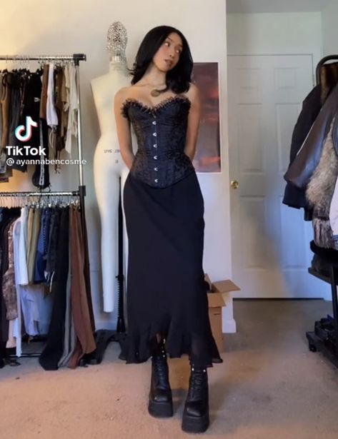 Corset Outfit Goth, Goth Corset Outfit, Corset Skirt Outfit, Black Corset Top Outfit, Black Corset Outfit, Corset Top Outfit, Corset Outfits, Corset Outfit, Long Skirt Outfits