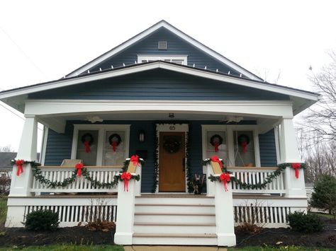 Traditional Christmas Porch on Craftsman house. Craftsman Christmas Decorations Outdoor, Craftsman Christmas Porch, Craftsman Bungalow Porch, Craftsman Christmas, Bungalow Front Porch, Winter Crochet Patterns, Bungalow Porch, House Christmas Decorations, Christmas Porches