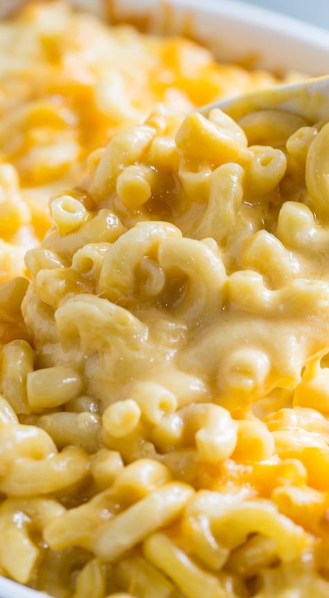 Mac And Cheese Easy Recipe, Mac And Cheese Easy, Creamy Mac And Cheese Recipe, Velveeta Mac And Cheese, Cheesy Macaroni, Little Sunny Kitchen, Baked Mac And Cheese Recipe, Sunny Kitchen, Mac Cheese Recipes