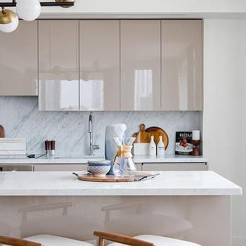 Glossy Taupe Lacquered Cabinets Beige Glossy Kitchen Cabinets, Beige Glossy Kitchen, Lacquered Glass Kitchen Cabinets, Kitchen Glossy Cabinets, Glossy Kitchen Cabinets Modern, Lacquered Glass Kitchen, Glossy Kitchen Cabinets, White And Beige Kitchen, Lacquered Cabinets