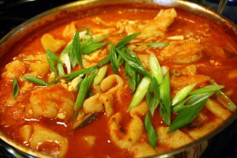 Spicy Sujebi - Hand Torn Noodle Soup Korean Food Photo, Asian Soup Recipes, Asian Soups, Noodles Soup, Cooking Soup, Korean Cooking, Korean Recipes, Asian Soup, Korean Dishes