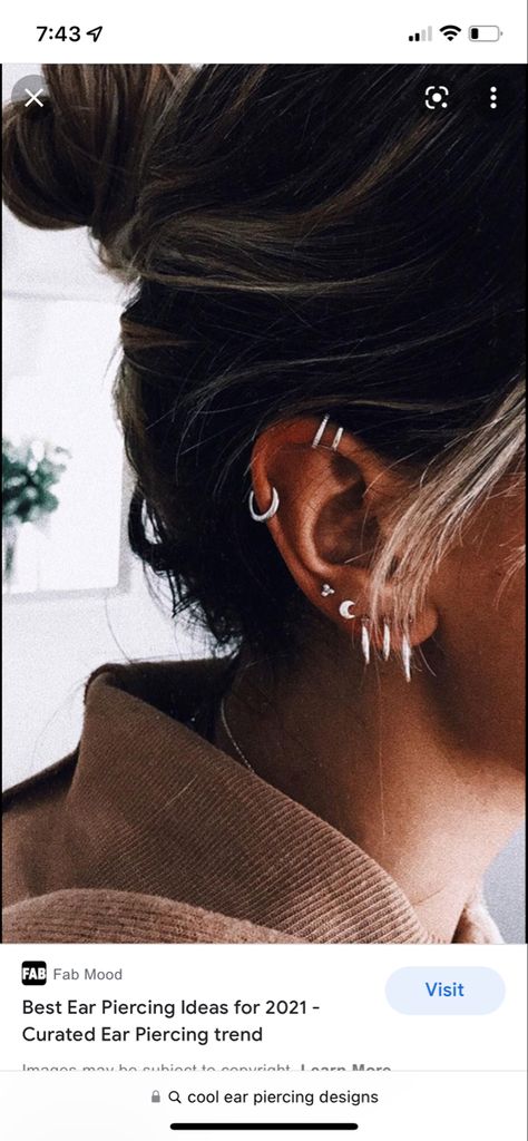 Single Ear Piercing, Curated Ear Piercing, Minimalist Ear Piercings, Ear Piercing Ideas, Double Ear Piercings, Pretty Nose, Earring Piercing, Curated Ear, Pretty Ear Piercings