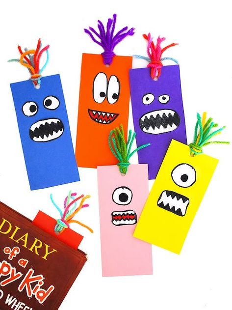 Halloween Bookmark Craft, Bookmark Diy Kids, Bookmarks Handmade For Kids, Book Mark Crafts For Kids, Homemade Bookmarks For Kids, Kids Bookmarks Diy, Papercraft Bookmarks, Kids Book Marks, Bookmarks Handmade Kids