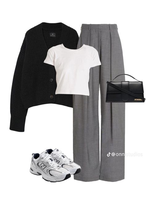 Winter Outfits With Trousers, Gray Pants Outfit Casual, Grey Pants Outfit Casual, Gray Trousers Outfit, Korean Baggy Pants, Gray Pants Outfit, Old Money Winter, Gray Trousers, Dress Well