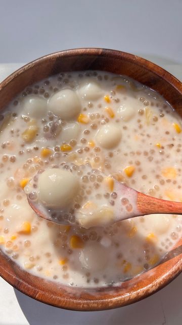 Ginataang Bilo Bilo, Palitaw Recipe, Filipino Fruit Salad, Bilo Bilo, Sticky Rice Balls, Rice Flour Recipes, Filipino Dessert Recipes, Cooking Bananas, Sweet Sticky Rice