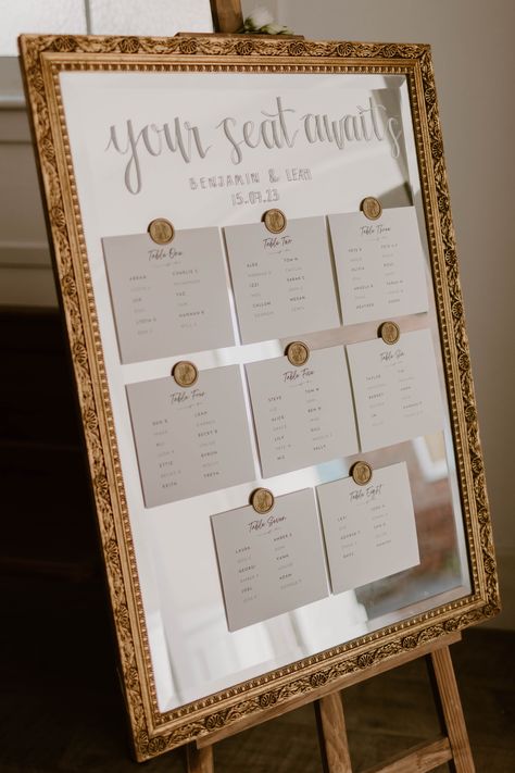 Gold Table Seating Chart, Seating Chart On Gold Mirror, Large Gold Mirror Wedding, Table Plan Wedding Mirror, Mirror Wedding Table Plan, Seating Chart Holder, Gold Mirror Wedding Sign Seating Charts, Wedding Find Your Table, Vintage Mirror Seating Chart Wedding