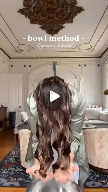 Sophie Marie on Instagram: "a quick bowl method tutorial for any wavy beginners out there 🫶✨

I realized I didn’t have an easy to find tutorial of how I do the bowl method (beyond my full length YouTube video) so I wanted to make this!

You will see me switch some stuff up in certain wash days, but here are the basics. There are little tips and tricks I cover in other videos for what to do if your roots are flat/stuck (shake your roots after each dunk!), how to air dry (roll up after your last dunk before applying your gel or mousse), etc so let me know if there’s something you’re stuck in!

products:
- @prose shampoo, conditioner, curl cream
- @onlycurlslondon hard hold gel + mousse
- @gisou hair oil
- @sharkbeauty flex styler diffuser

🫶✨

#bowlmethod #bowlmethodwavyhair #wavyhairtutor Bowl Method Wavy Hair, Prose Shampoo, Bowl Method, Gisou Hair Oil, 2a Hair, Gisou Hair, Wavy Hair Tips, Wavy Hairstyles Tutorial, Curl Cream