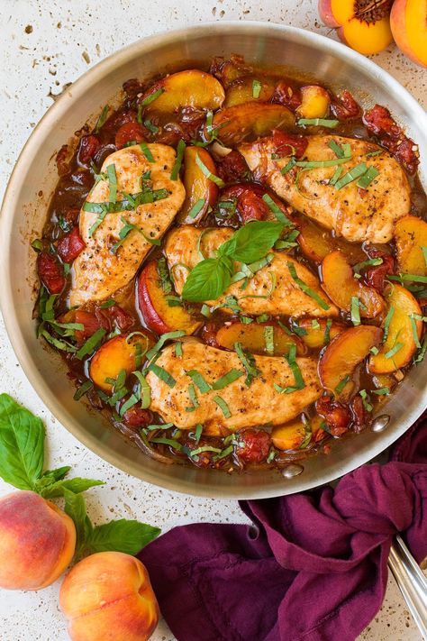 Peach Chicken with robust balsamic flavors! This easy skillet dinner is a breeze to prepare and it's jam packed with freshness. A healthy dinner everyone Balsamic Peach Chicken, Chicken And Peaches, Balsamic Peach, Easy Skillet Dinner, Fresh Peach Recipes, Peach Chicken, Summer Chicken Recipes, Balsamic Recipe, Chicken Skillet Recipes