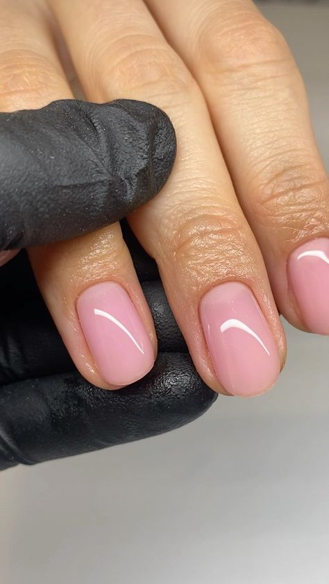 Nails Rubber Base, Sheer Manicure, Short Nail Beds Ideas, Rubber Base Nails, Rubber Gel Nails, Manicure On Short Nails, Rubber Nails, Short Nail Bed, Buyer Persona