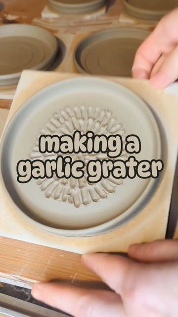 Beginners Ceramics, How To Make Ceramic, Garlic Grater, Beginner Pottery, Pottery Form, Earthenware Pottery, Handmade Ceramics Pottery, Pottery Videos, Pottery Handbuilding