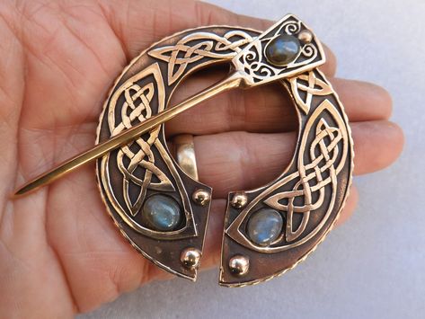 Cloak Clasp Pennanular Brooch Bronze With Labradorite - Etsy Cloak Brooch, Pennanular Brooch, Medieval Character, Cloak Clasp, Character Clothing, Clothing Inspiration, Metal Clay, Cloak, Labradorite