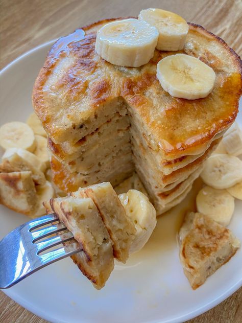 Vegan Banana Pancakes - Peanut Butter and Jilly Vegan Banana Pancakes, Plats Healthy, Banana Pancakes Recipe, Pancakes Ingredients, Vegan Pancakes, Vegan Banana, Gf Recipes, Banana Pancakes, 5 Ingredient