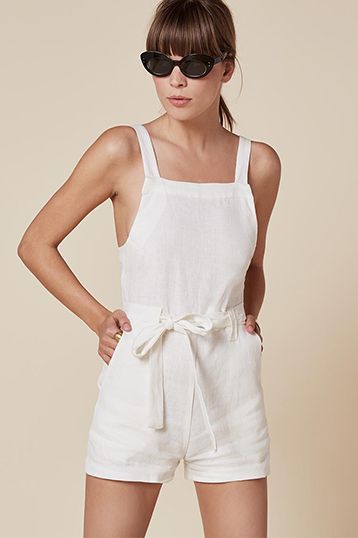 You may not have believe rompers would make their way into your wardrobe when they first hit the scene, but here we are: The one-piece is your summer go-to. You've fully embraced the all-in-one look that requires minimal thought or effort, the kind that's easy, cute, and provides as little fabric Rompers For Teens, Romper Fall, Elegant Rompers, Linen Romper, Casual Rompers, Romper Outfit, Lovely Things, Linen Clothes, Rompers Women