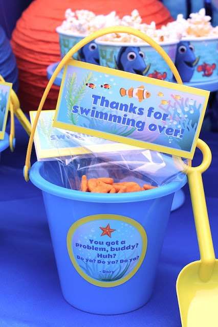 Finding Dory Birthday Party Ideas | Photo 4 of 7 | Catch My Party Finding Dory Birthday Party Ideas, Dory Birthday Party Ideas, Nemo Party Decorations, Finding Nemo Theme, Nemo Baby Shower, Finding Nemo Baby, Finding Dory Birthday Party, Dory Birthday Party, Finding Dory Party