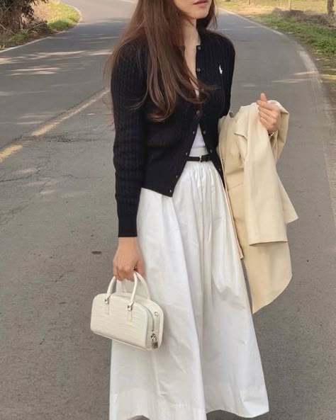 Casual Brunch Outfit, Normcore Fashion, Spring Dresses Casual, Stylish Work Attire, Cardigan Outfits, Nail Art Ideas, 가을 패션, Casual Style Outfits, Lookbook Outfits