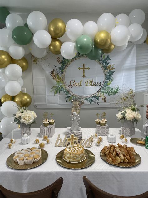 Baby Dedication Party, Baptism Party Boy, Decoration Communion, Ideas Bautizo, First Communion Decorations, Communion Ideas, Communion Decorations, Baby Dedication, Baptism Party