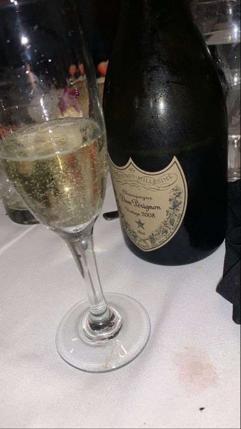 Don Perignon, Friends Party Night, Summer Drinks Alcohol, Alcohol Aesthetic, Alcohol Bottles, Pretty Drinks, Mood Instagram, Drinks Alcohol Recipes, Mini Drawings