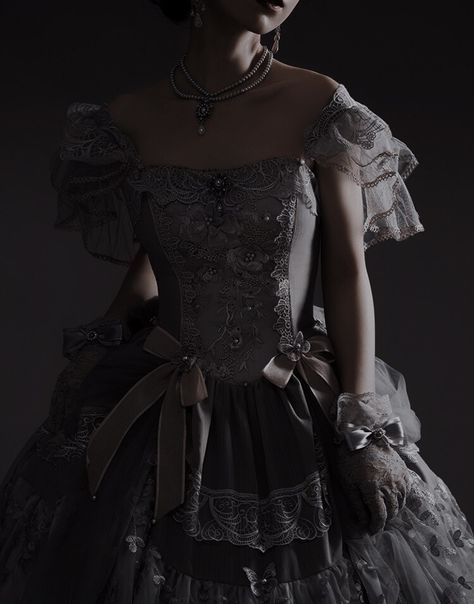 Caraval Aesthetic, Aesthetics Edits, Caraval Series, Era Victoria, Queen Aesthetic, Royalty Aesthetic, Old Fashion Dresses, Dresses Aesthetic, Royal Dresses