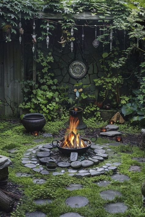 Small Garden Design Fire Pit, Diy Magical Garden Backyards, Pagan Garden Ideas, Outdoor Alter Ideas Pagan, Irish Garden Ideas, Witch Backyard, Goth Backyard, Witchy Garden Ideas, Witchy Garden Aesthetic