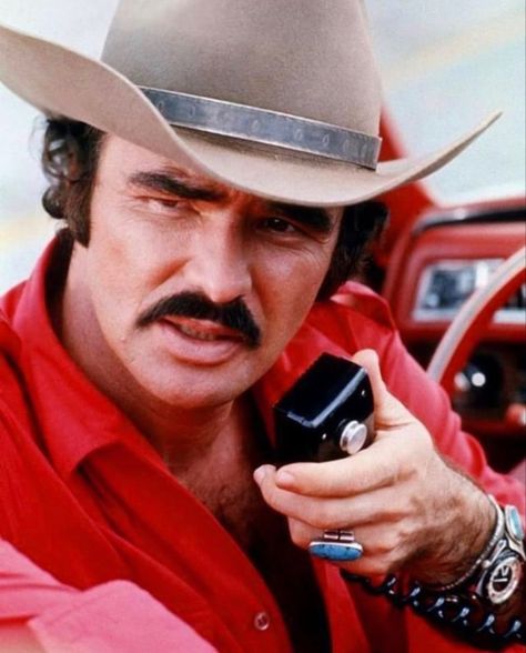 Burt Reynolds as Bo "The Bandit" Darville Traditional British Food, King Of Queens, The Bandit, Smokey And The Bandit, Live Jazz, 70s Inspired Fashion, Burt Reynolds, Photo Poster, Jack Nicholson