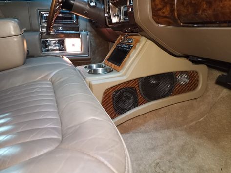 Custom Center Console Truck, Truck Stereo, Custom Trucks For Sale, Console Ideas, Car Audio Fabrication, Truck Accesories, Black Spirit, Custom Center Console, Custom Car Audio