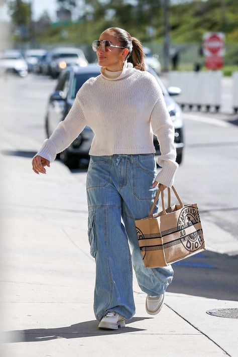 Sweater And Baggy Jeans, Jennifer Lopez Outfits, Dance Rehearsal, Wide Leg Jeans Outfit, West Hollywood California, Causal Outfits, Hollywood California, Sneakers Outfit, Celebrity Outfits