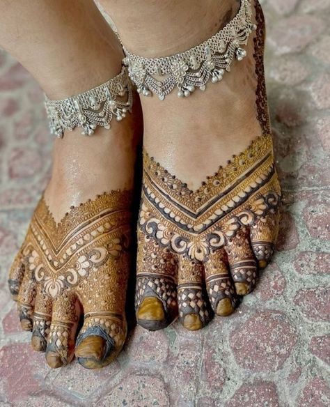 #FootMehndi #HennaArt #MehndiDesigns #MehndiLove #BridalMehndi #HennaDesign #TraditionalMehndi #MehndiArt #FootHenna #MehndiForFeet #IndianBride #HennaTattoos #WeddingHenna #MehndiInspiration Feet Henna Design, Leg Mehendi, Leg Mehendi Design, Feet Henna, 1000 Subscribers, Leg Mehndi, Foot Henna, मेहंदी डिजाइन, Legs Mehndi Design