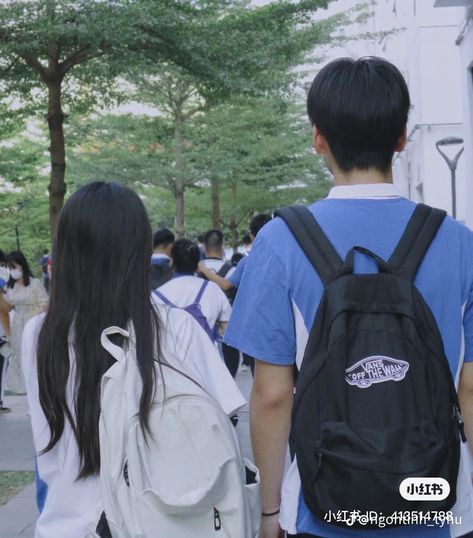 Ulzzang Couple Study Together, Couples Studying Together, High School Couples, Korean Student, Boys School Uniform, Cute Couple Outfits, Ulzzang Couple, Aesthetic Pfp, Love Couple Photo