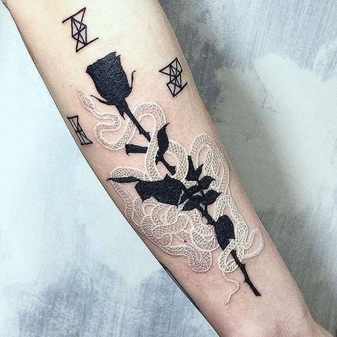 Rage Tattoo, Black Snake Tattoo, Feminine Rage, Hawk Tattoo, Tato Henna, Black Rose Tattoos, White Ink Tattoo, Snake Tattoo Design, Inspiration Tattoos