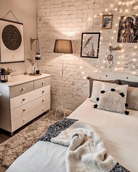 interiolnterior on Twitter: "… " Small Home Offices, Chic Bedroom Decor, White Brick, Bedroom Themes, Bedroom Storage, Home Decor Bedroom, Bedroom Diy, Storage And Organization