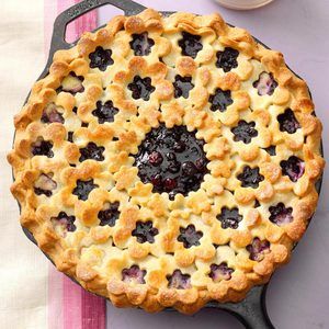 Double Crust Pie, Blueberry Cream Pies, Decorative Pie Crust, Favorite Pie Recipes, Blueberry Desserts, Berry Pie, Refreshing Desserts, Fruit Pie, Favorite Pie