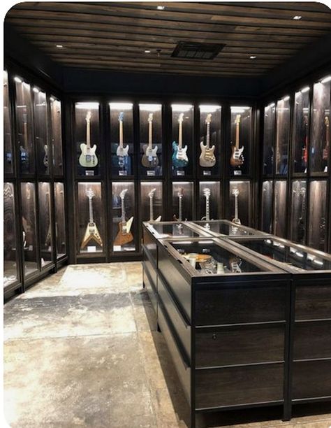 Guitar Room Aesthetic, Guitar Rooms, Aesthetic Guitar, Music Room Design, Guitar Studio, Guitar Storage, Guitar Display, Home Music Rooms, Eksterior Modern