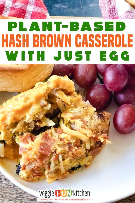 Made with JUST Egg, hash browns, roasted vegetables, and other tasty vegan ingredients, this plant-based hash brown casserole is perfect for a delicious breakfast bake! | Veggie Fun Kitchen @veggiefunkitchen #veganbreakfastcasserole #plantbasedbreakfastrecipes #justegg #veganbreakfastrecipes #veggiefunkitchen Vegan Breakfast Casserole, Just Egg, Vegan Casserole, Egg Ideas, Vegan Breakfast Easy, Breakfast Vegan, Healthy Vegan Breakfast, Plant Based Diet Recipes, Vegan Thanksgiving Recipes