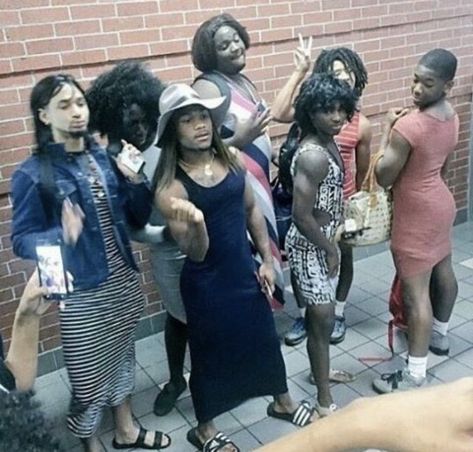 High School Spirit Week, Gender Swap Day, Spirit Week, Black Twitter, Twitter Memes Spirit Day Ideas, School Spirit Week, Spirit Week Outfits, Mexican Humor, Leyte, Spirit Week, Sarcasm Humor, Ladies Night, Best Memes