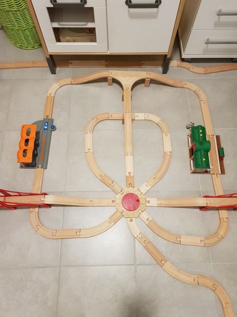 Wooden Train Set Layout, Ikea Lillabo, Train Games, Wooden Train Track, Wooden Train Set, Kids Training, Wooden Train, Train Layouts, Train Set