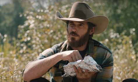 Lee Dutton, Dave Annable, Christmas Tv Specials, Yellowstone Ranch, Danny Huston, Native American Reservation, Plot Points, Yellowstone Series, Luke Grimes