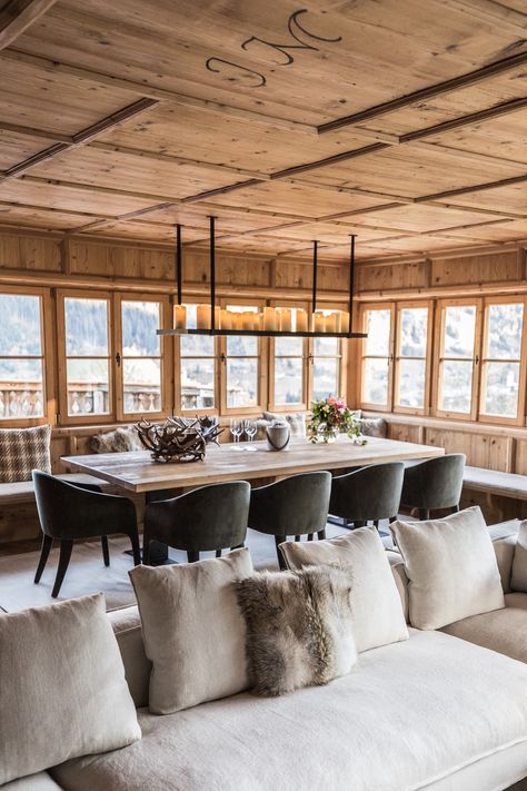 Ski House Decor, Mountain Home Interiors, Chalet Interior Design, Mountain Interiors, Chalet Chic, Ski Cabin, Chalet Interior, Chalet Design, Modern Mountain Home