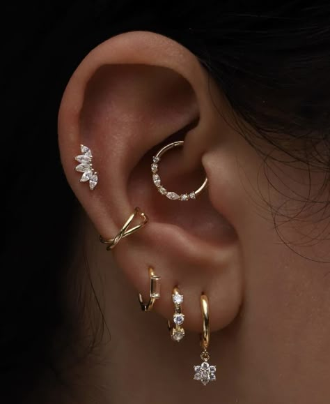 Ear Curation, Tragus Daith, Cool Ear Piercings, Pretty Ear Piercings, Cute Piercings, Round Diamond Setting, Cartilage Hoop, Ear Piercing, Jewelry Inspo