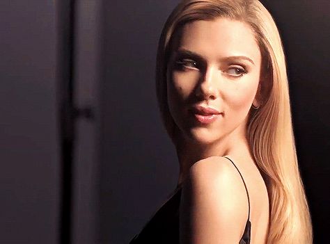 Scarlett Johansson Gif, Black Widow Aesthetic, Black Widow Marvel, Romanoff, Natasha Romanoff, Beautiful Lips, I Love Girls, S N, Scarlett Johansson