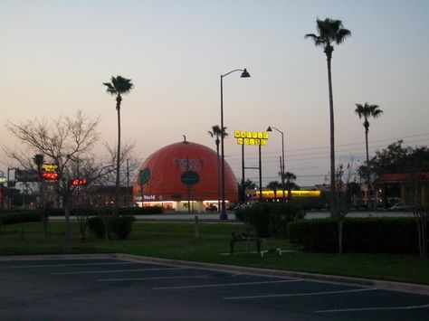 giant orange fruit stand in Kissimmee,Florida Mj Core, Florida Nostalgia, Florida Gothic, Orlando Kissimmee, Florida Aesthetic, Car Aesthetics, Fake Insta, Florida Travel Guide, Fruit Stand