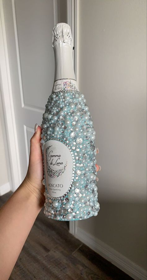 Bejeweled Wine Bottles, Bedazzle Wine Bottle, Glam Liquor Bottles, Sparkly Wine Bottles, Beddazled Bottles, Quinceanera Bottles Ideas, Blinged Out Champagne Bottle, 21st Bday Bottle Decoration, Rhinestone Bottle Alcohol 21st Birthday