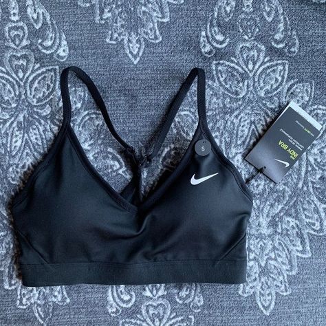 Nike Sports Bra Outfit, Sports Bras Outfits, Cute Highschool Outfits, Nike Bra, Sports Bra Outfit, Bra Outfit, Gymwear Outfits, Cute Sports Bra, Fitness Wear Outfits