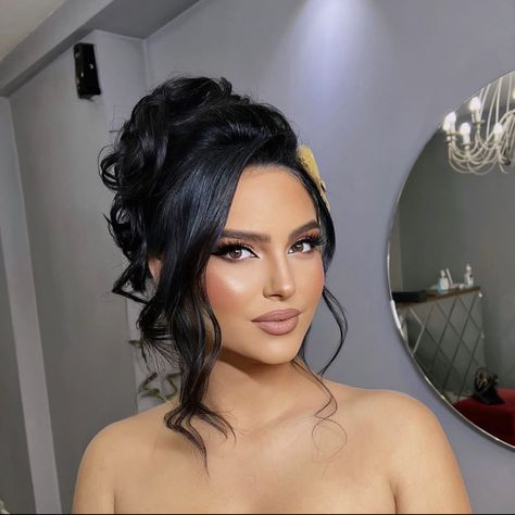 Kim K Barbie Updo, Bridesmaid Hairstyles Black Hair, Old Hollywood Hair Updo, Hairstyles Upstyles, Glam Updo, Prom Hair Updo Elegant, Bride Hairstyles Updo, Hair Meme, Hairstyles Bride