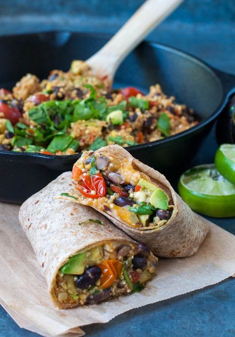 I’m SO crazy for these wraps, like totally insanely crazy for these, and I’ve been making them non-stop for the past 3 weeks. Marin mama might need to be committed! They’re honestly my new favorite lunch and/or dinner, and the bonus is that Zoe loves them as much as I do. Yay Zoe! I’m working on … One Pan Mexican Quinoa, Quinoa Wrap, Plat Vegan, Mexican Quinoa, Daniel Fast, Quinoa Recipes, How To Cook Quinoa, Quesadillas, Tex Mex