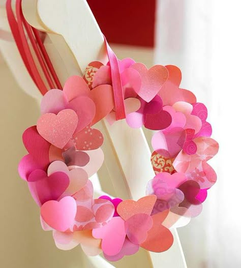 Show your valentine how much you care with one (or a few!) of these easy-to-make heart-shape crafts. We have ideas for everything from decorations to gifts, plus fun heart-shape cards. Selamat Hari Valentine, Saint Valentin Diy, Valentines Bricolage, Cute Diy Projects, Happy Hearts Day, Homemade Valentines, Valentine's Day Crafts, Heart Day, My Funny Valentine