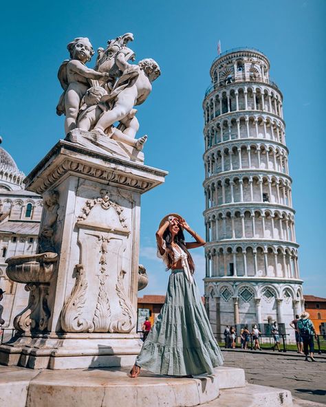 SANJUKTA ✈️ Travel In Style on Instagram: “Did you ever wonder why the “Tower of Pisa” is leaning ? 🤔 Well simple.. because it’s 𝑰𝒕𝒂𝒍𝒊𝒄 !! 😅🇮🇹 That was a very bad joke but I couldn’t…” Pisa Tower, Italy 2023, Florence Italy Travel, Italy Vibes, Rome Photo, Travel Pose, Florence Travel, Tuscany Travel, Travel Picture Ideas