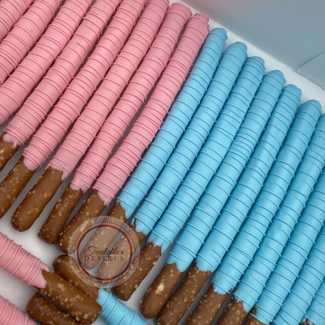 Blue And Pink Candy Table, Chocolate Covered Pretzel Rods Gender Reveal, Pink And Blue Pretzels Gender Reveal, Pink And Blue Chocolate Covered Pretzels, Cute Gender Reveal Snack Ideas, Sweets For Gender Reveal, Pink And Blue Snacks Gender Reveal, Pretzel Gender Reveal, Blue And Pink Dessert Table