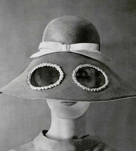 Jean Patou, Wearing A Hat, Trending Sunglasses, 1960s Fashion, 60s Fashion, Vintage Glamour, White Photo, Turbans, Mode Vintage